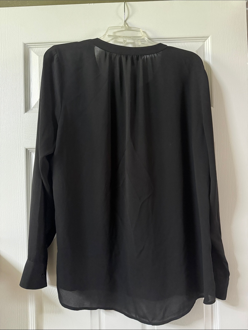Express Black Long-Sleeve Split V-Neck Blouse - Picture 2 of 4